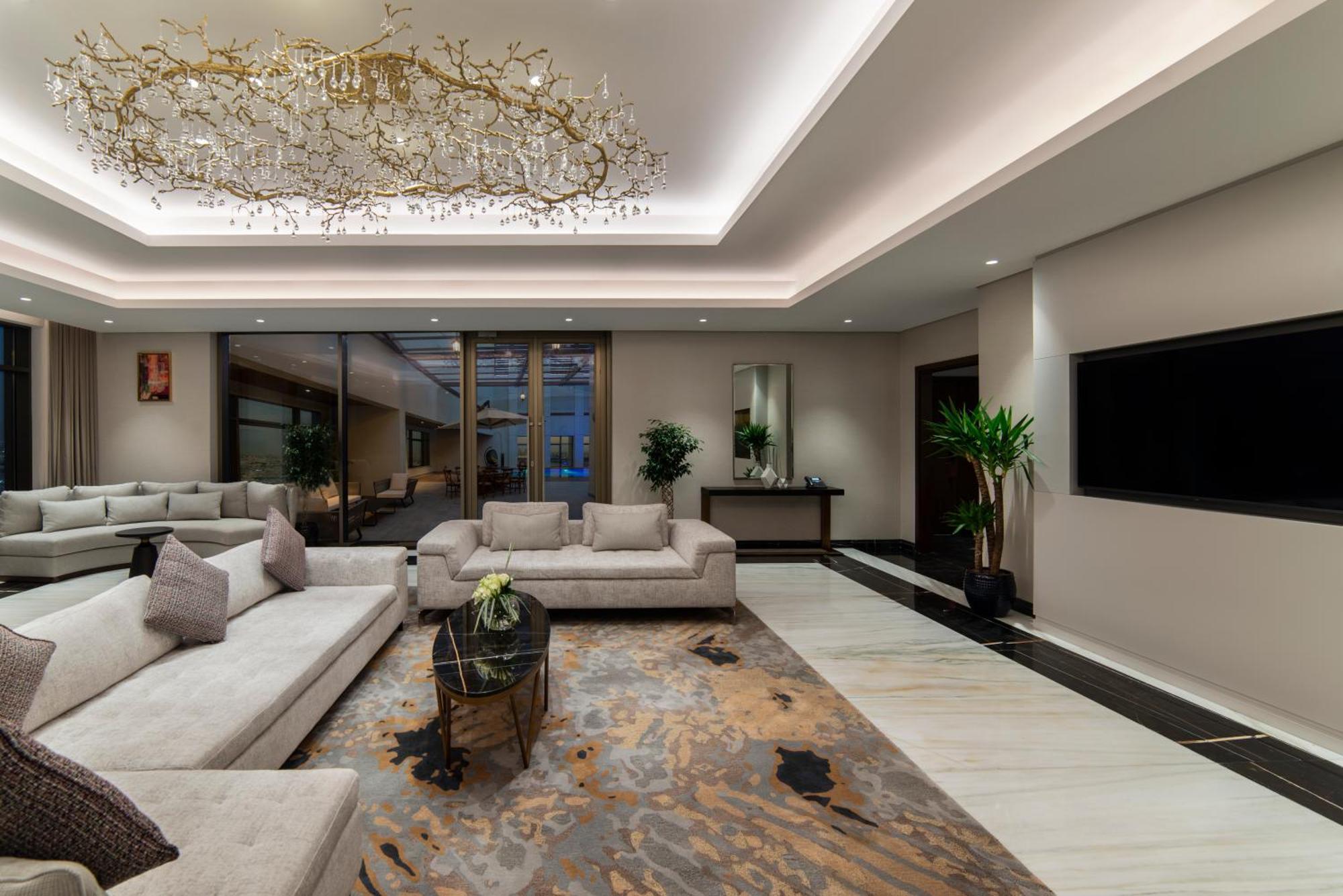 Hotel Movenpick And Residences