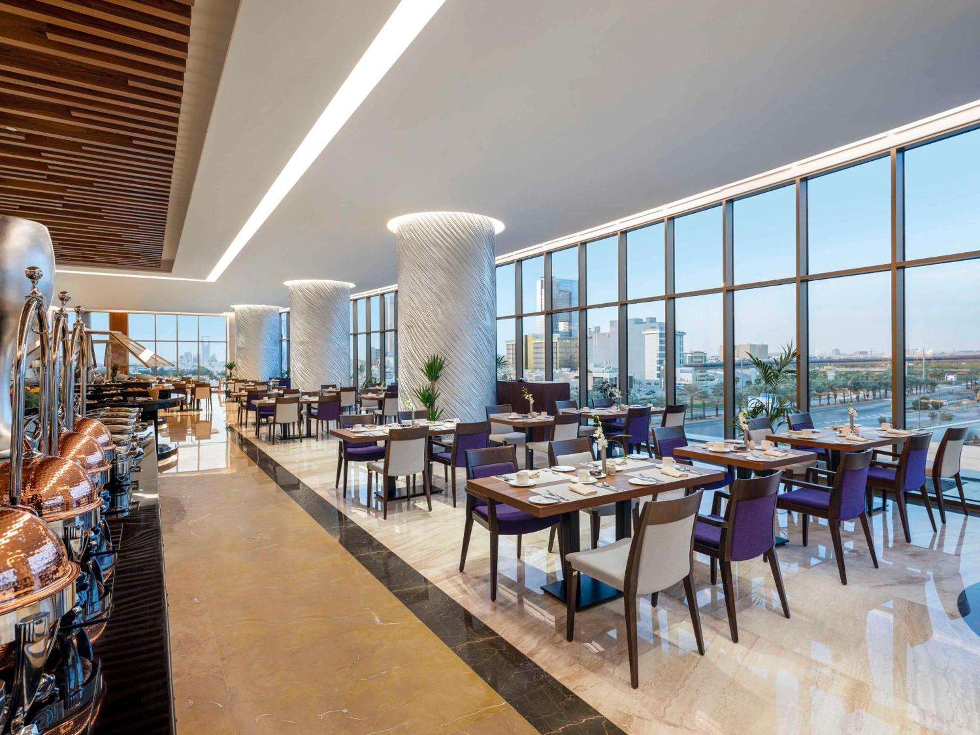 Hotel Movenpick And Residences Riyadh